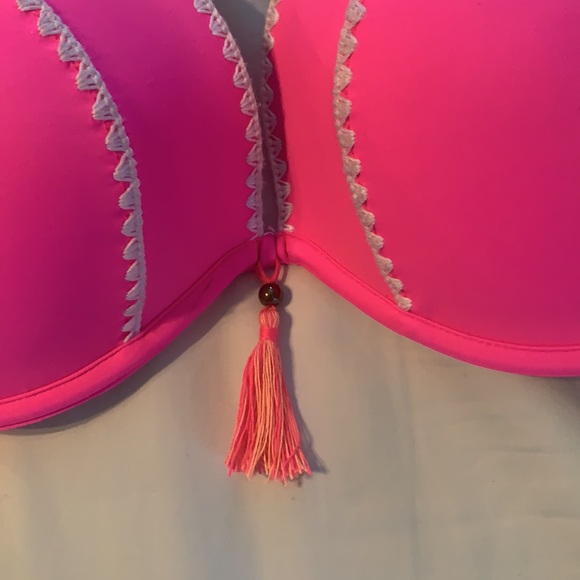 Shade to shore top. Medium - Picture 3 of 4